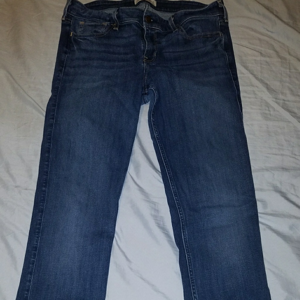 Hollister bootcut jeans- medium wash stretch denim